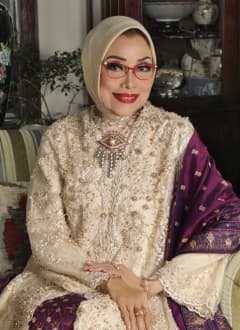 Mien R. Uno