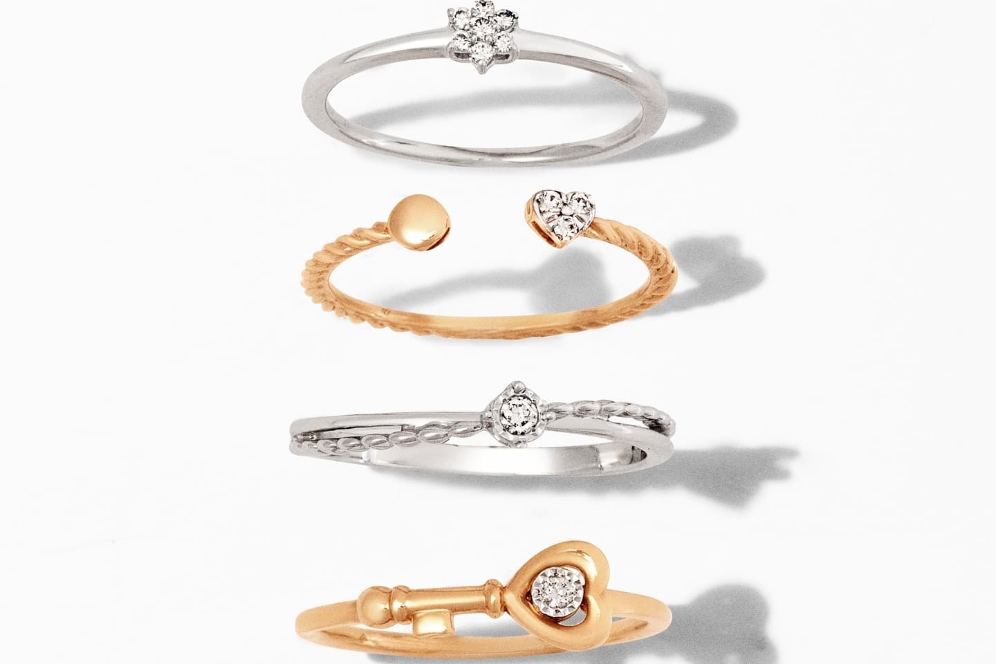 Wajib Masuk Wishlist: Model Cincin Emas Wanita Terbaru Bentuk Love yang Sedang Viral!