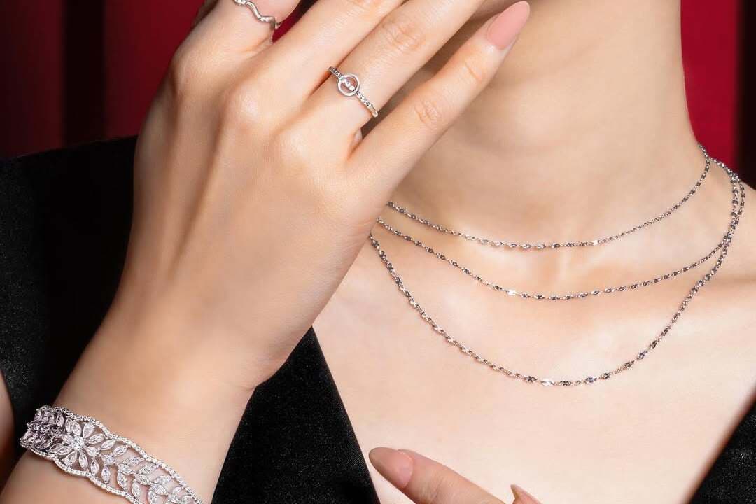 Inspirasi Styling kalung emas rantai agar Tampilan Harian Lebih Stylish dan Chic