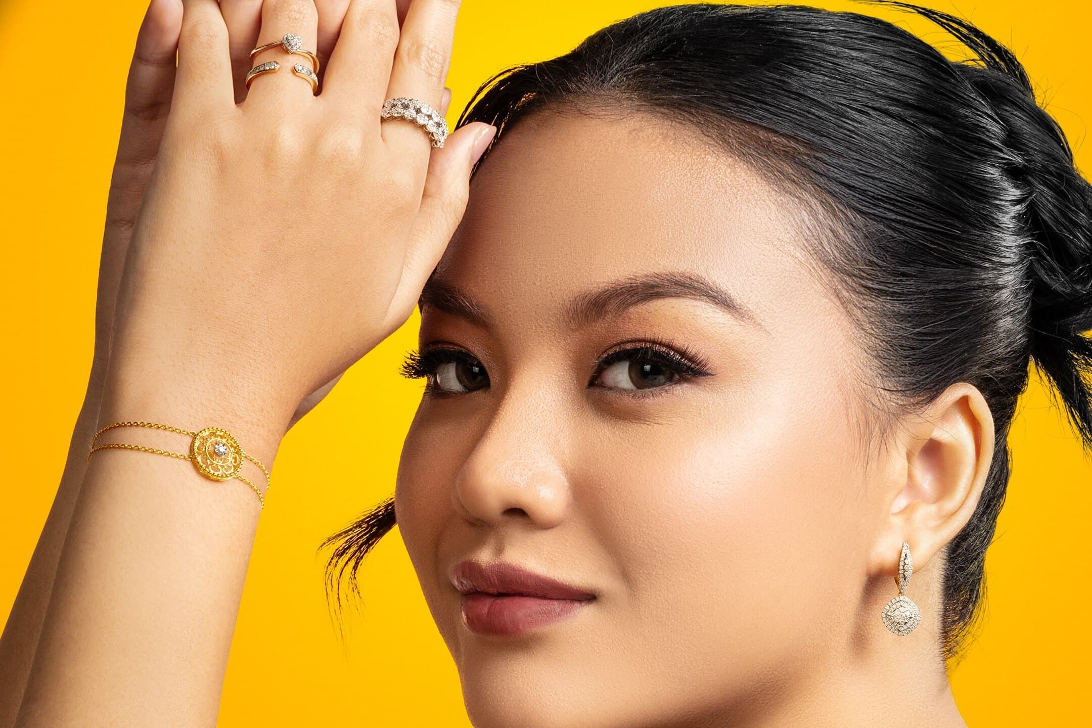 Gelang Emas Model Terbaru untuk Menyempurnakan Gaya Perempuan Modern