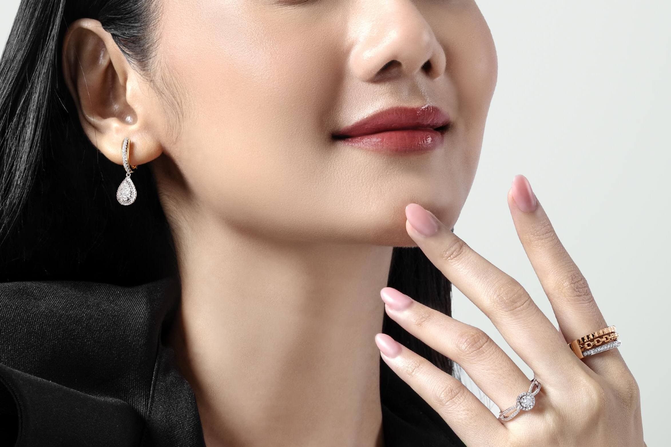 Tampil Anggun Setiap Hari dengan Anting Emas Putih Koleksi Terbaru The Palace Jeweler