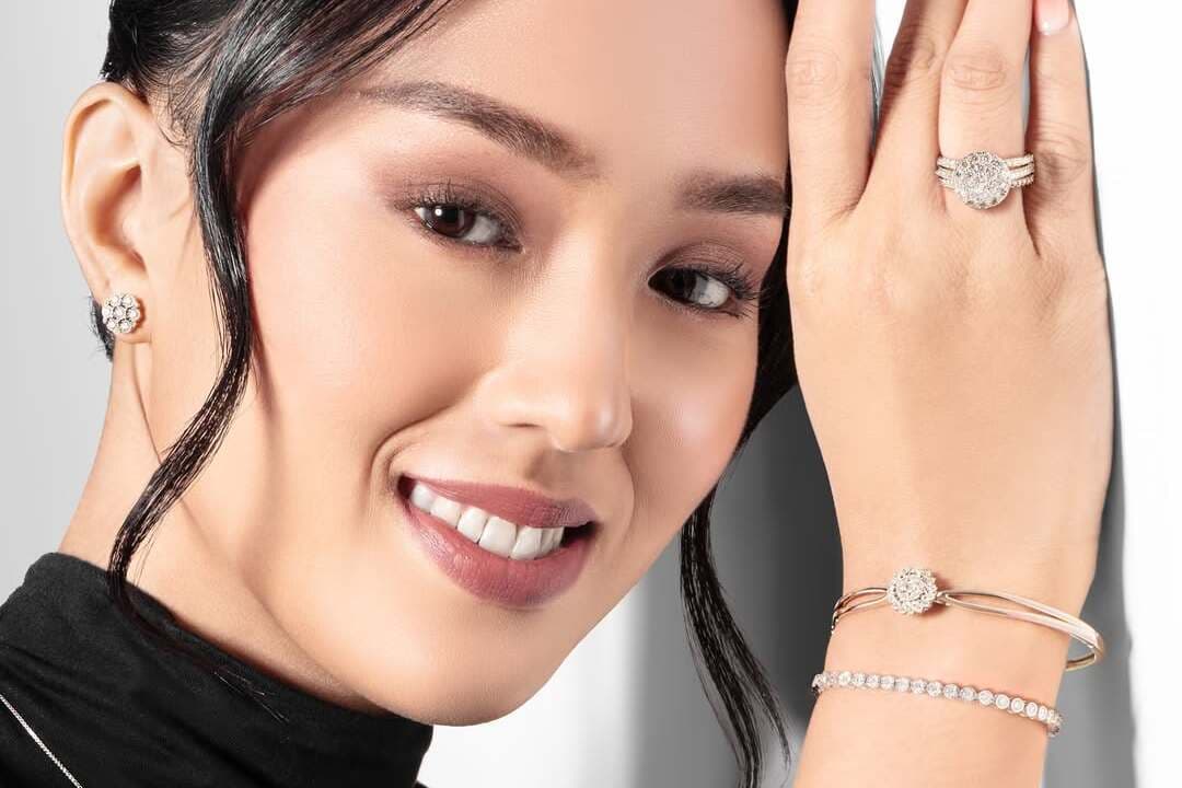 Lihat Keindahan Gelang Emas Putih yang Manis dan Modern dari The Palace!