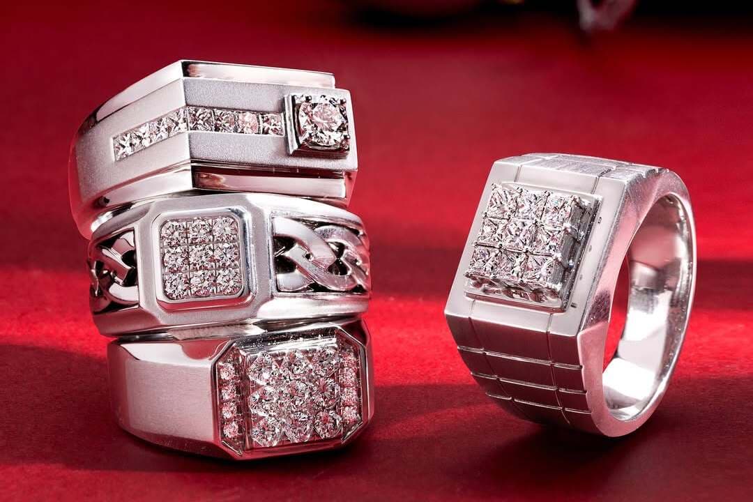 Cara Memadukan Cincin Pria dengan Outfit Lebaran Agar Terlihat Lebih Sophisticated