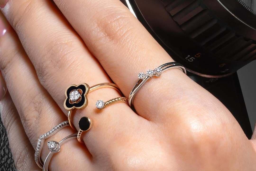 Mengapa Cincin Emas 1 Gram Cocok untuk Gaya Simpel dan Elegan Sehari-hari