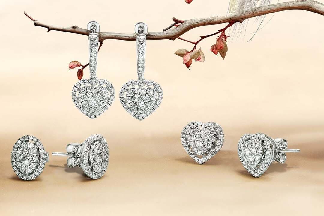 Model Terbaru Anting Emas Putih dari The Palace yang Lagi Tren untuk Tampilan Stylish