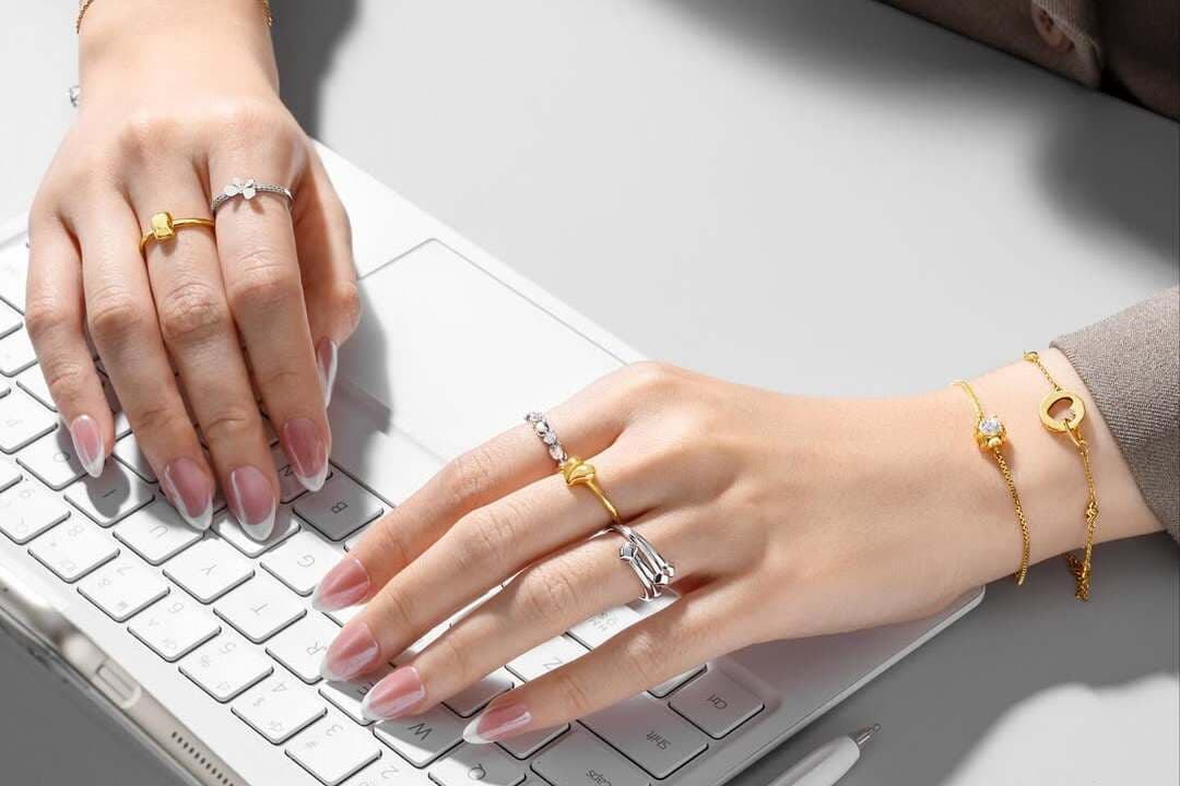 Update Harga Emas 18 Karat Hari Ini Untuk Belanja Perhiasan Terbaru di The Palace!