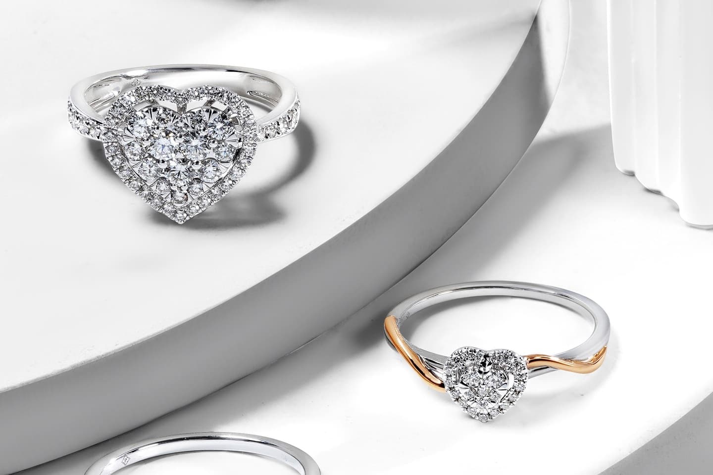 Intip Model Cincin Emas Bentuk Love yang Lagi Viral di The Palace Jeweler