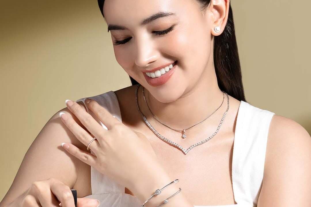 Model Kalung Emas Terbaru yang Simpel dan Mudah Dipadukan