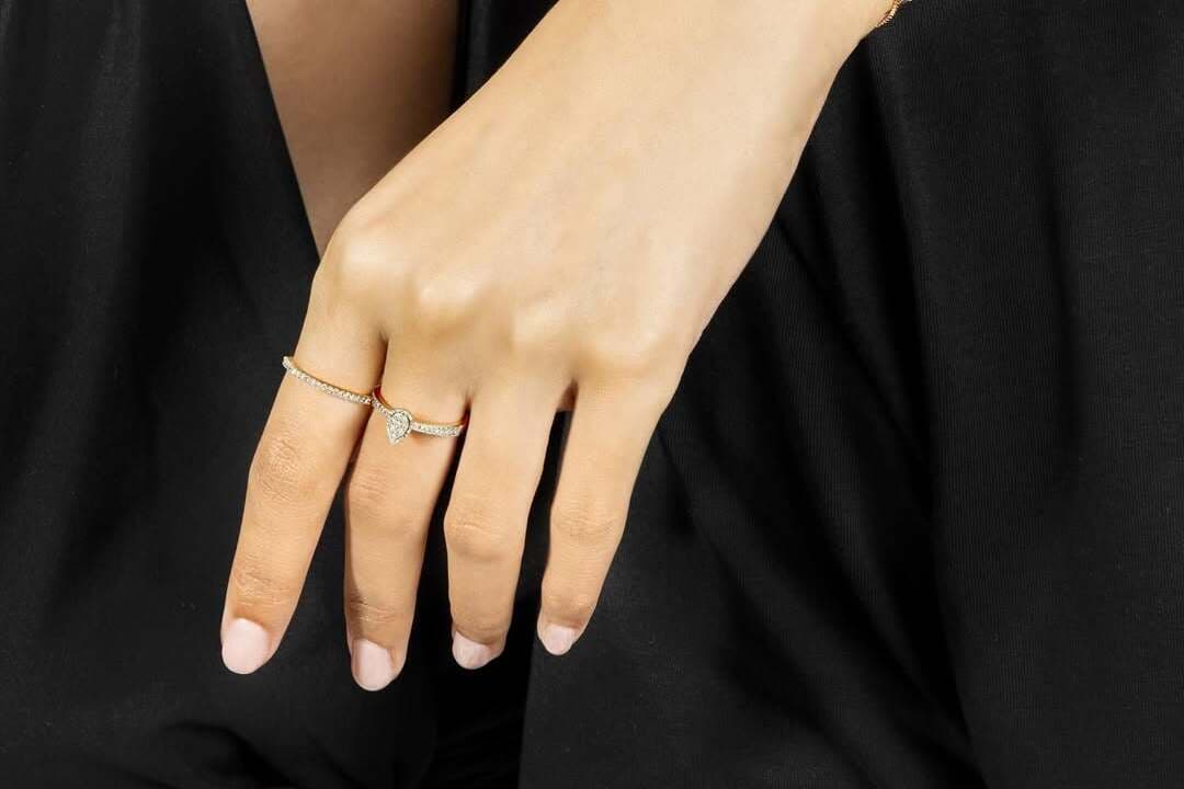 Model Cincin Emas Desain Polos yang Sedang Tren untuk Fashion Style