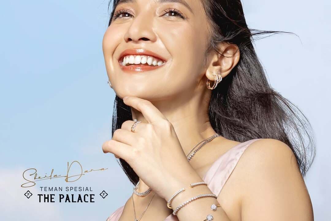 Inspirasi Cincin Emas Terbaru yang Dikenakan Oleh Sheila Dara Untuk Look Clean & Classy