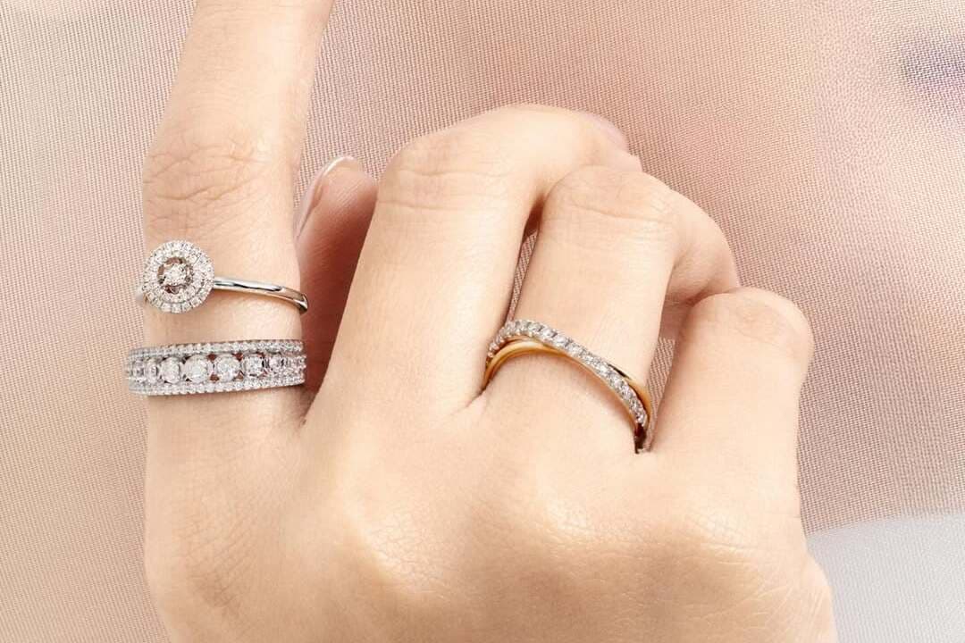 Cincin Tunangan Emas Putih yang Sempurna untuk Momen Lamaran di Musim Lebaran