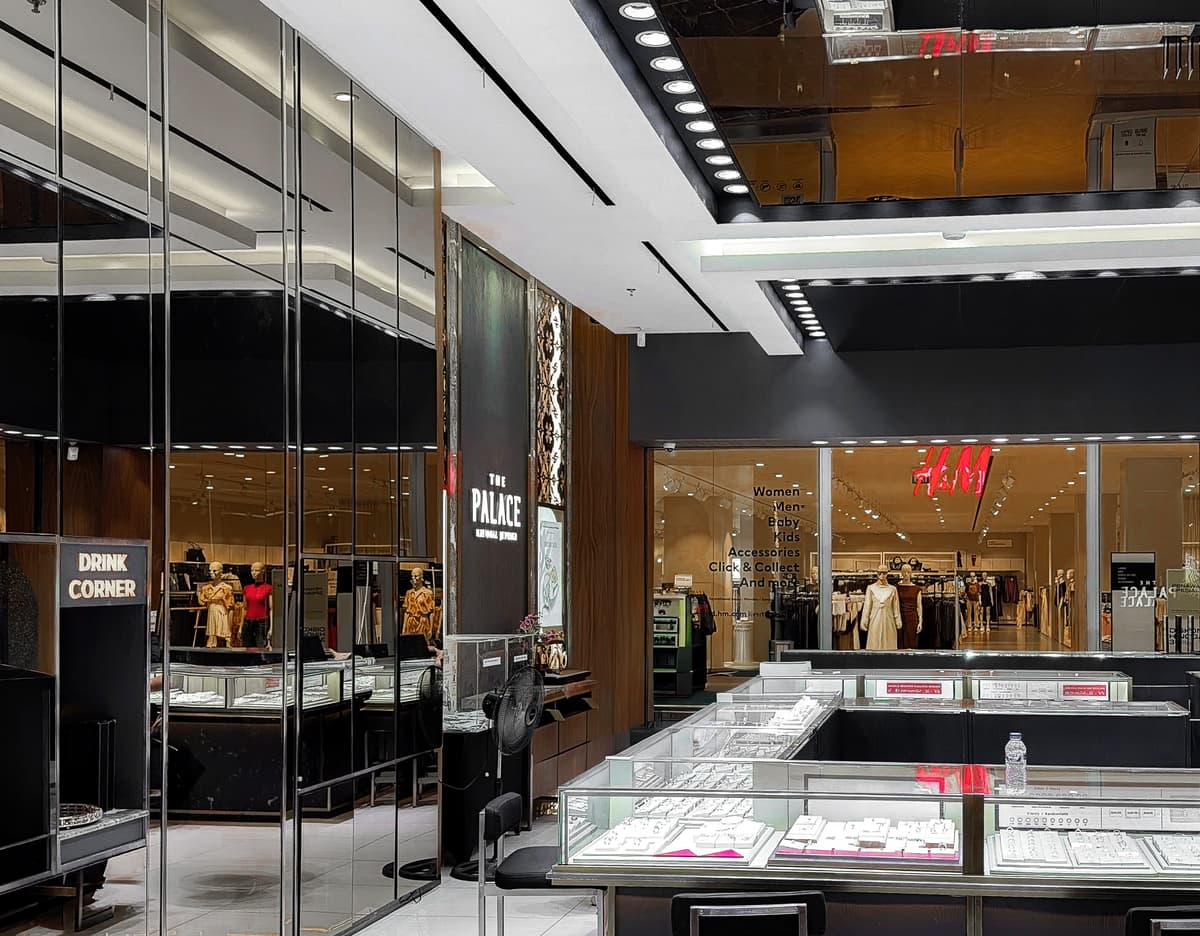 toko perhiasan emas dan berlian the palace jeweler