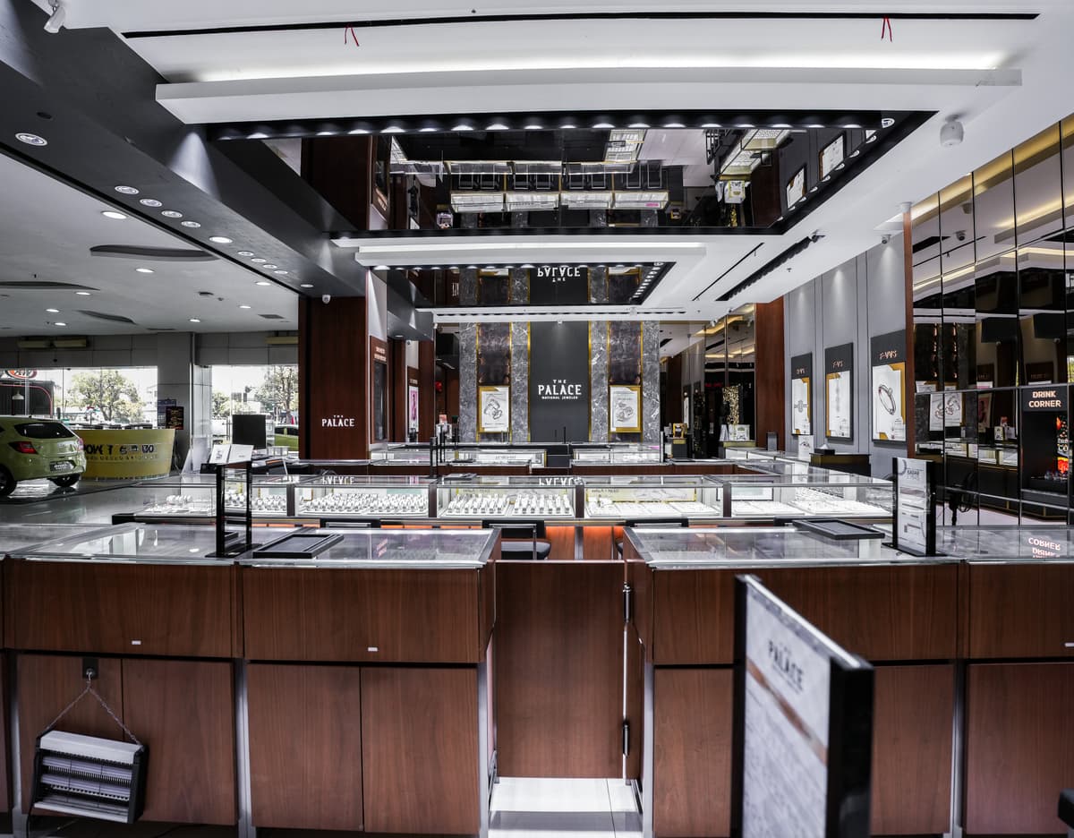 toko perhiasan dan berlian the palace jeweler