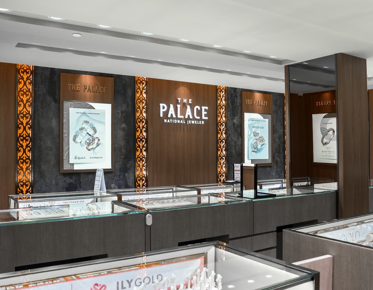 toko emas dan berlian di The Palace Plaza Aceh
