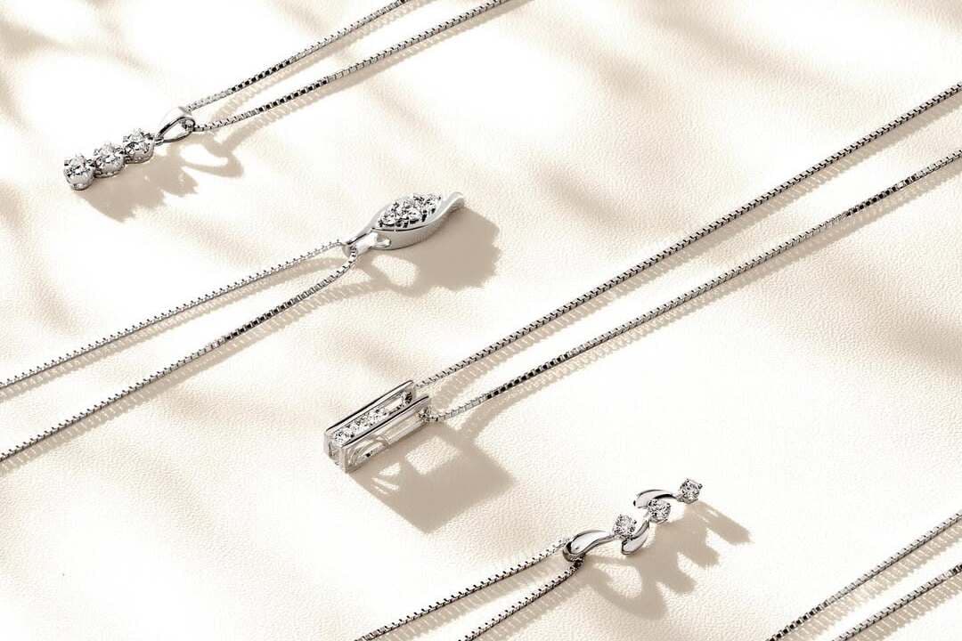 Temukan Model Liontin Terbaru dengan Berlian di Bawah 1 juta Hanya di The Palace