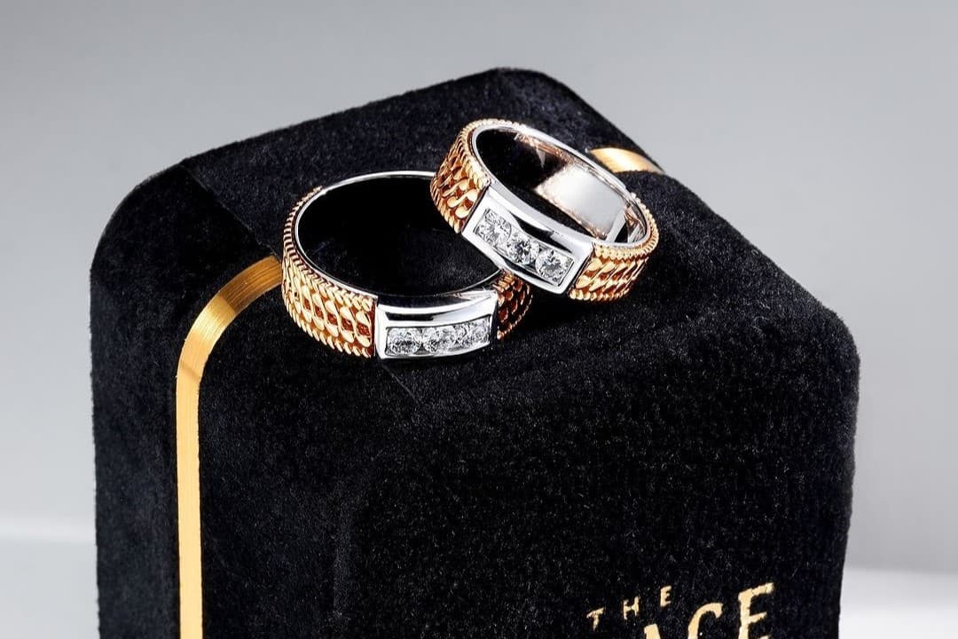 Wedding Ring Bergaya Modern dan Tradisional, Mana yang Cocok untuk Gaun Pernikahanmu?