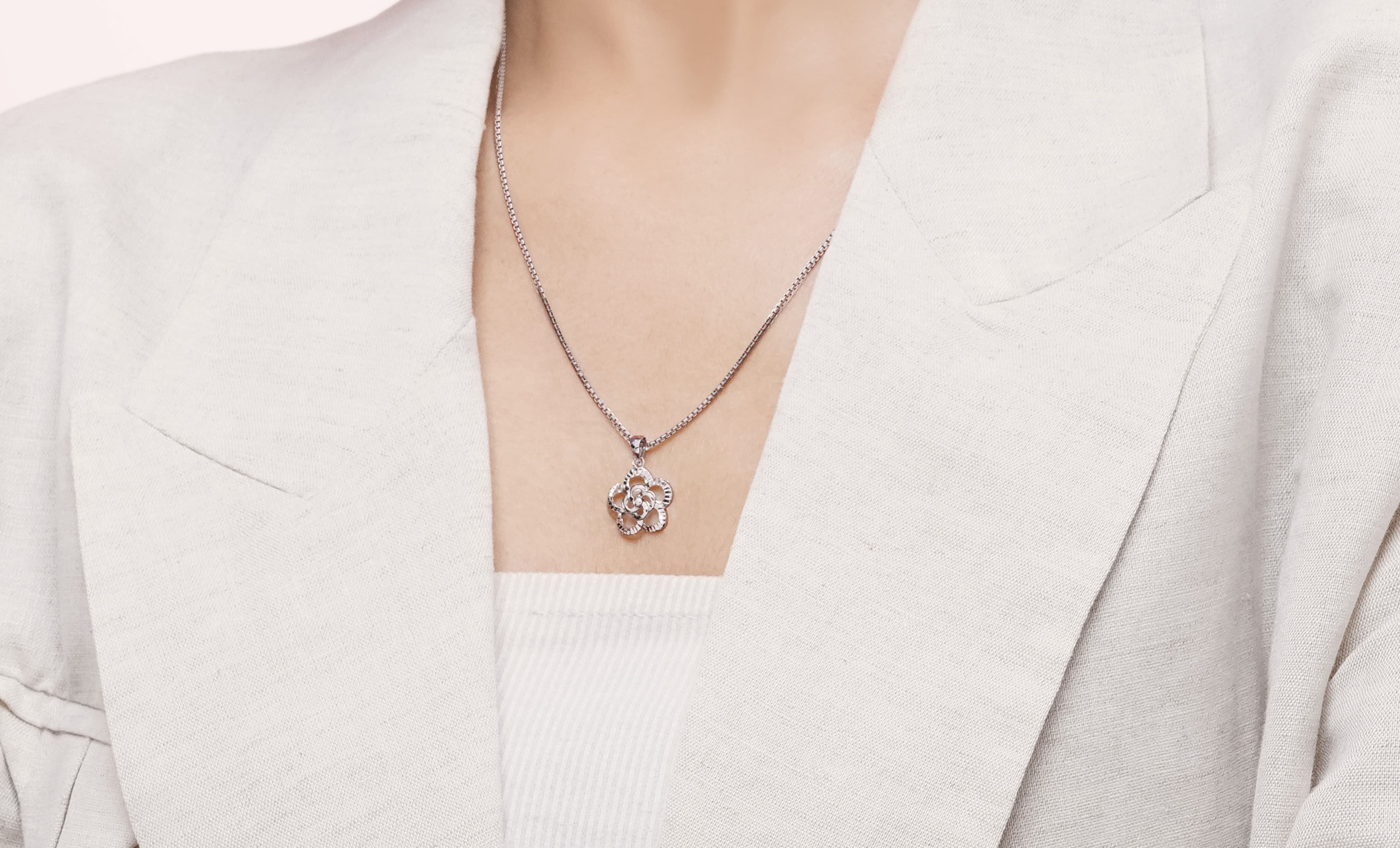 Tips Memilih Gerai Perhiasan Terpercaya untuk Mengetahui Harga Emas Putih 1 Gram