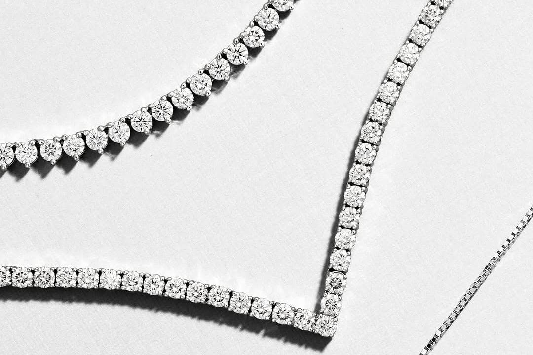 Kalung Emas Putih Simple Elegan Bergaya Anak Muda Kekinianan