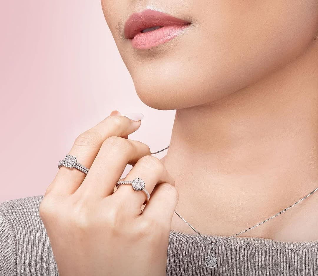 Cara Merawat Cincin Tunangan Emas untuk Pemakaian Sehari-Hari