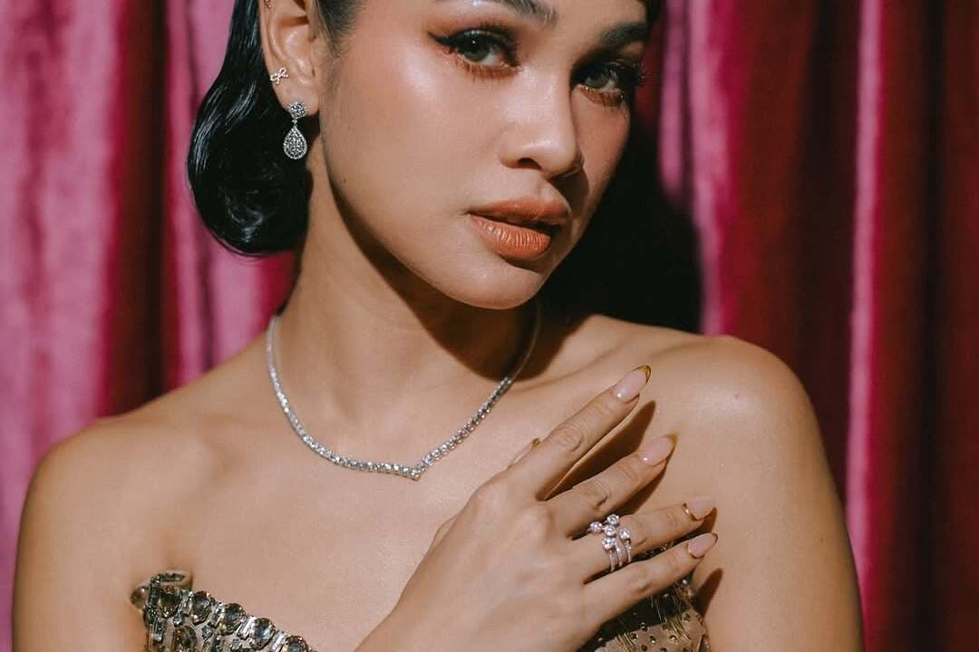 Rekomendasi Kalung Emas 5 Gram dengan Berlian sebagai Hadiah Spesial untuk Ibu