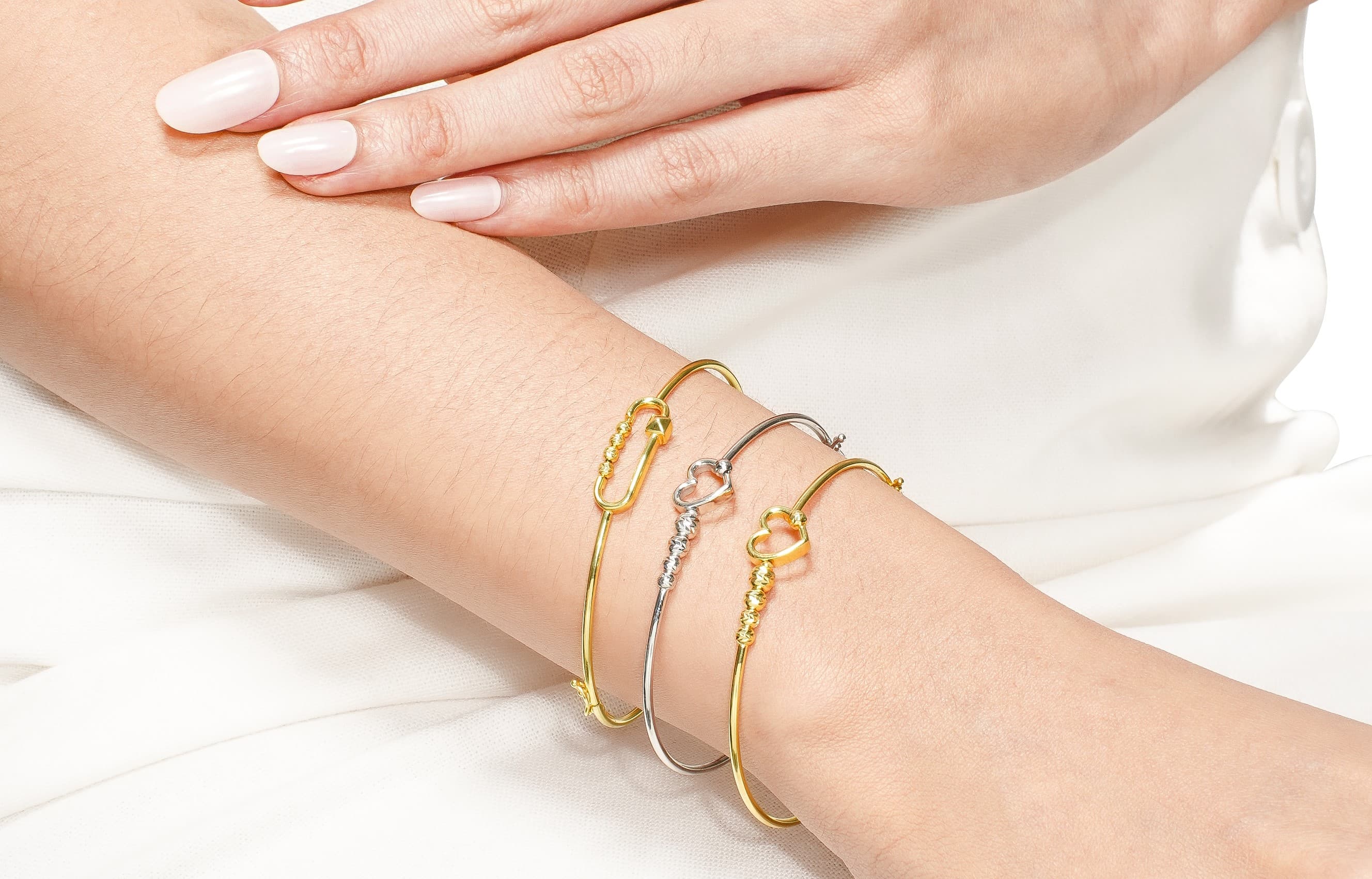 Punya Rencana Membeli Gelang Emas dengan Berlian? Ini 7 Tips Memilih Brand Perhiasan Terbaik