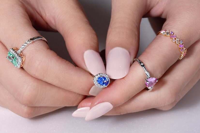 Jangan Panik, Ini Langkah Mudah Mengatasi Ukuran Cincin Wanita yang Kebesaran!