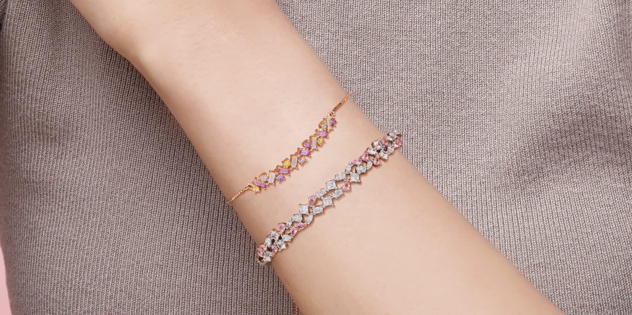 Kulit dengan Cool Tone Lebih Cocok Pakai Gelang Emas Putih atau Kuning?