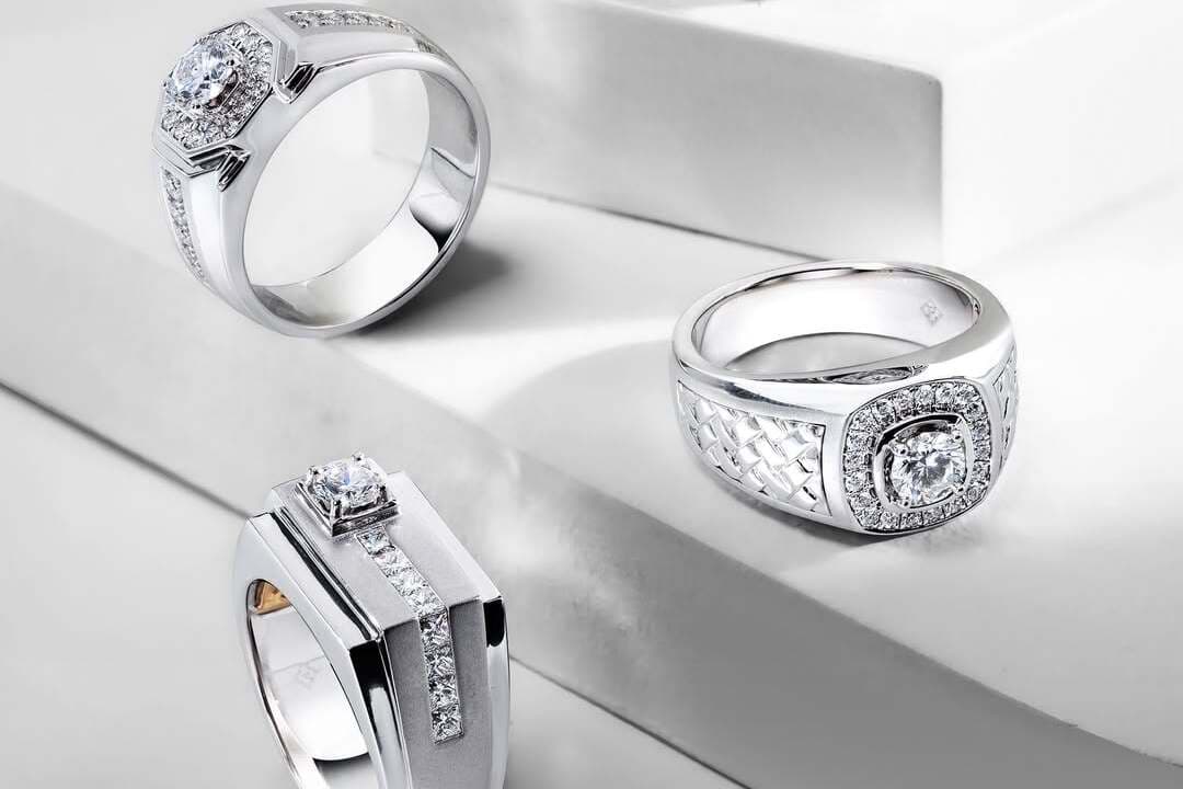 Cara Styling Model Cincin Pria Elegan dengan Outfit Formal