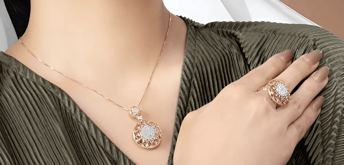 4 Model Perhiasan Emas dengan Berlian Terbaik sebagai Hadiah untuk Ibu