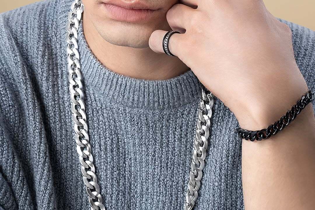 Inspirasi Kalung Emas Pria dari The Palace untuk Tampilan Stylish dan Berkelas