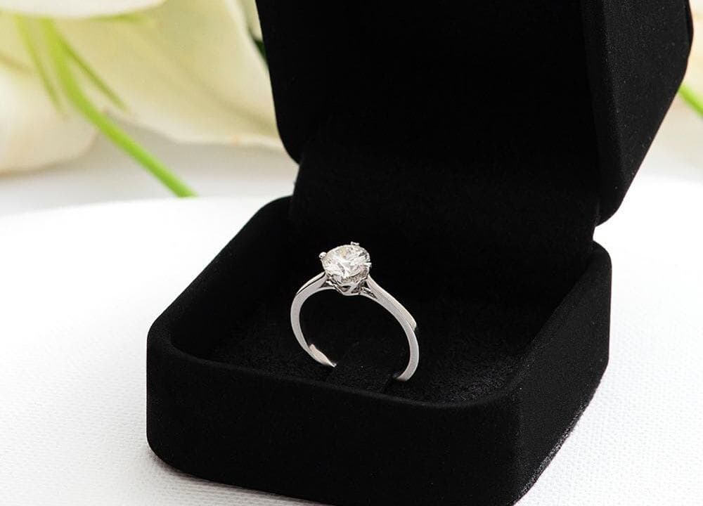 Tips Memilih Model Cincin Tunangan Terkini yang Chic dan Timeless