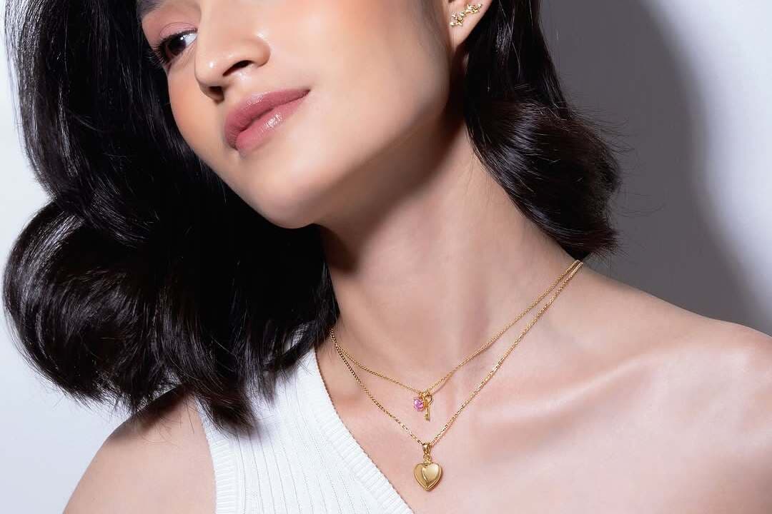 Mengapa Model Kalung Emas Simple Elegan Selalu Cocok untuk Berbagai Style Outfit?