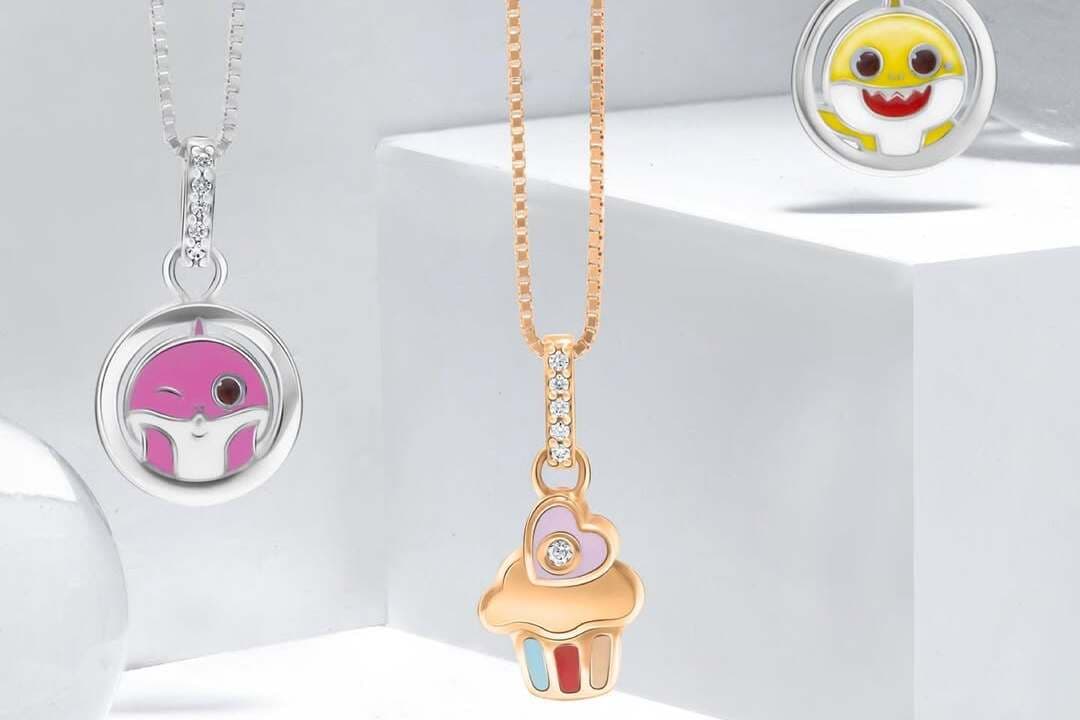 Intip Kalung Berlian yang Terjangkau Untuk Hadiah Anak Perempuan Anda