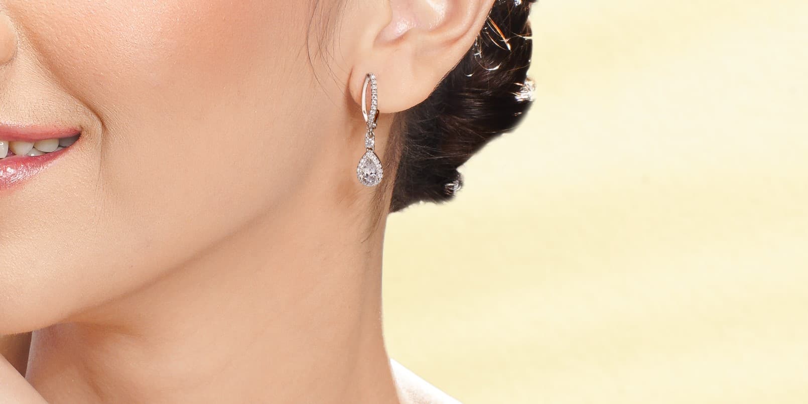 Koleksi Anting Berlian Unik yang Bisa Jadi Hadiah Lebaran Menarik