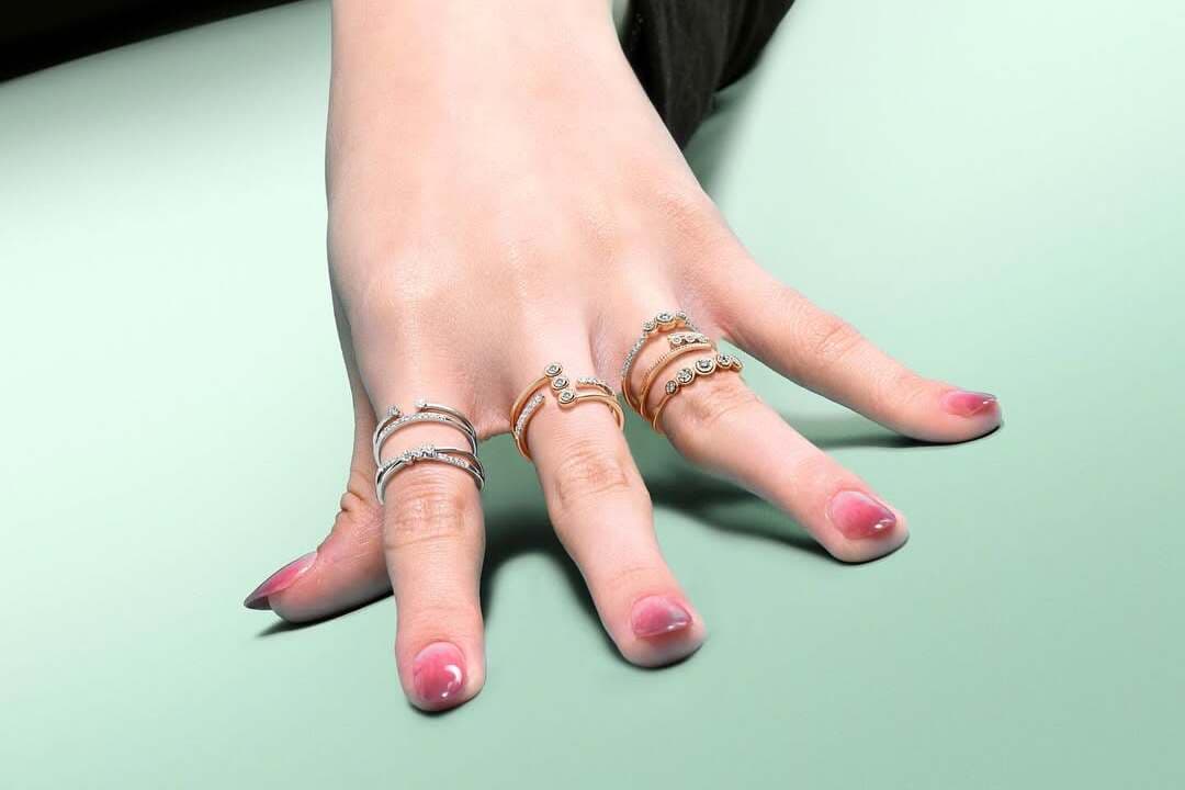 Perhiasan Bergaya Korean Look dari The Palace Jeweler, Intip Harga Emas Hari ini!