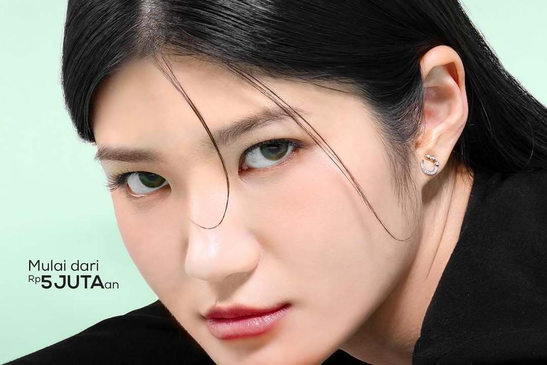 Anting Emas Terbaru Bergaya Korean Chic untuk Hari Spesial