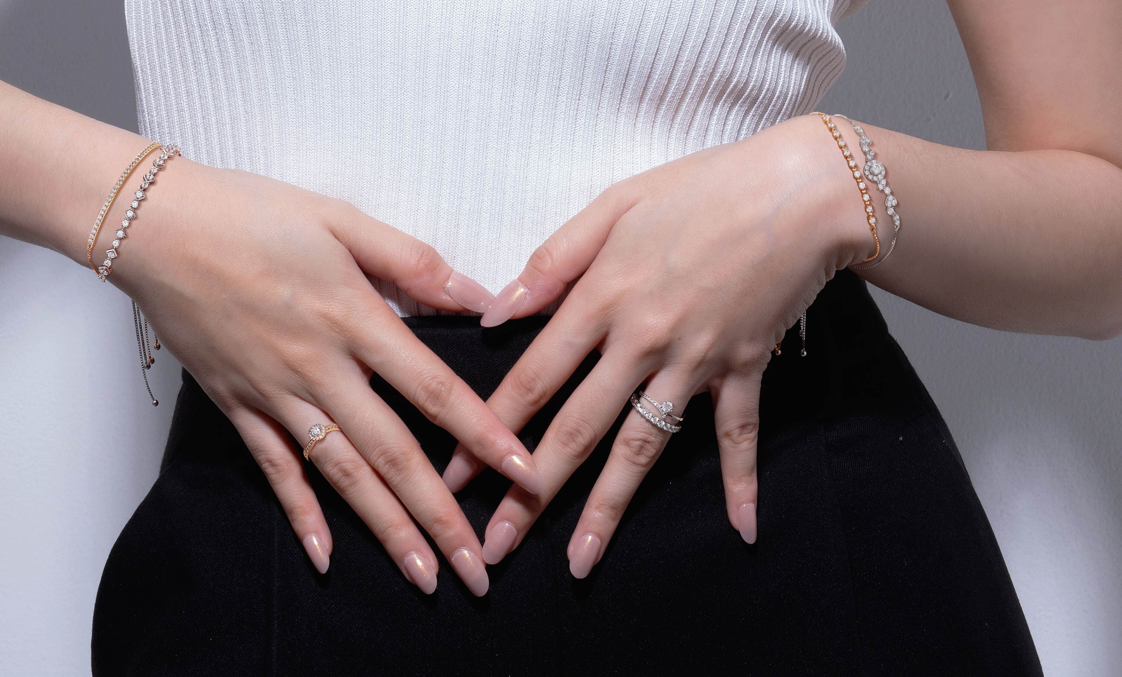 Tampil Kece ke Birthday Party Memakai Model Gelang Emas Terbaru yang Trendy