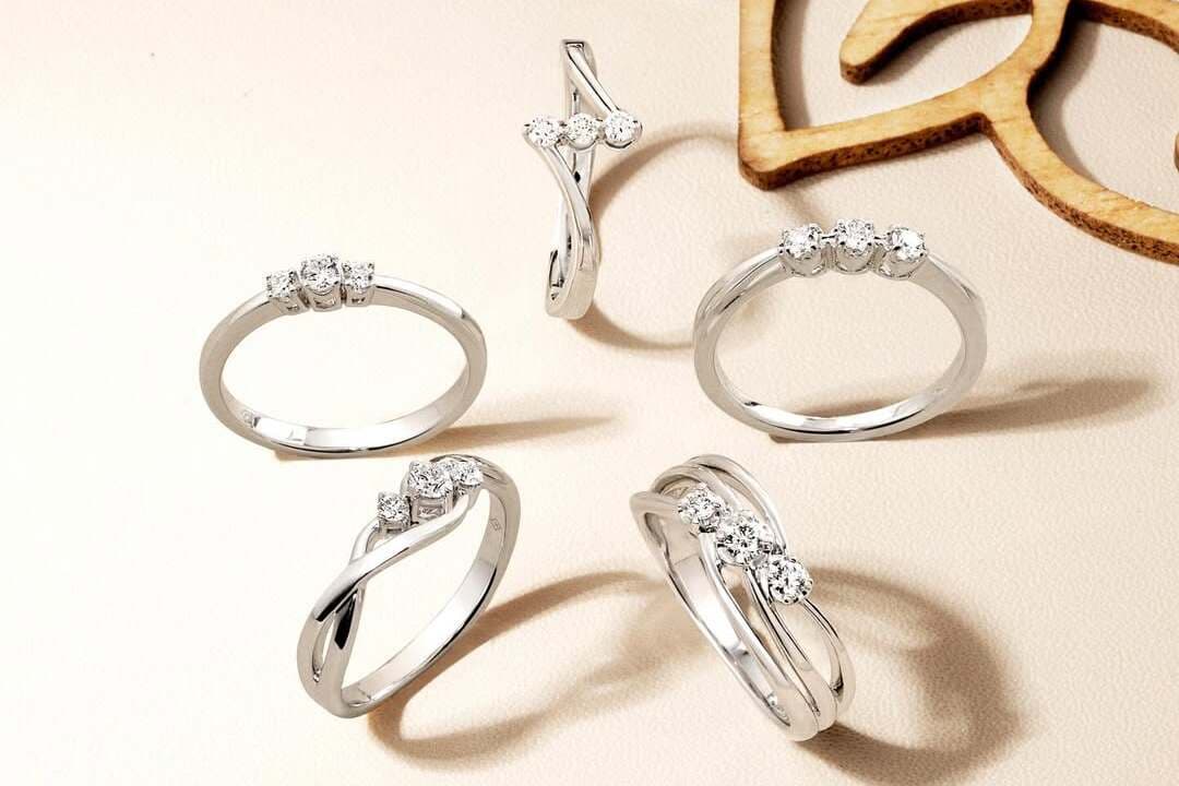 Rahasia Tampil Chic dan Modern dengan Model Cincin Emas Terbaru yang Minimalis