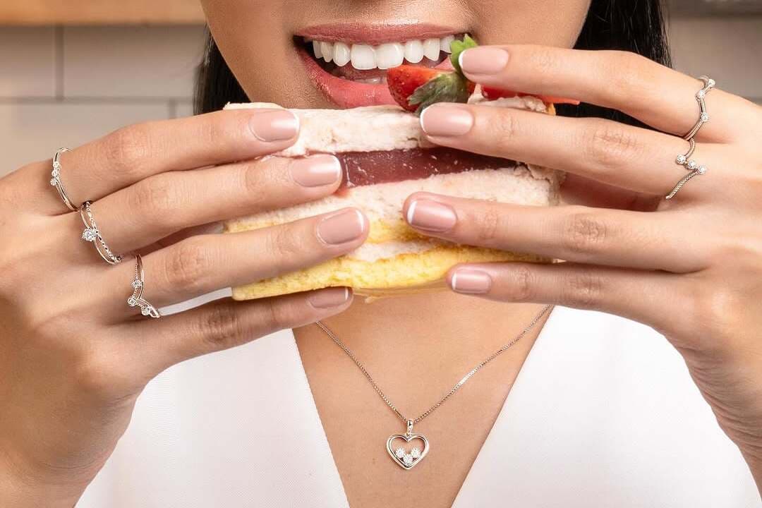 Cek Harga Perhiasan Emas dengan Berlian yang Terjangkau Dilengkapi Material dan Desain Terbaik