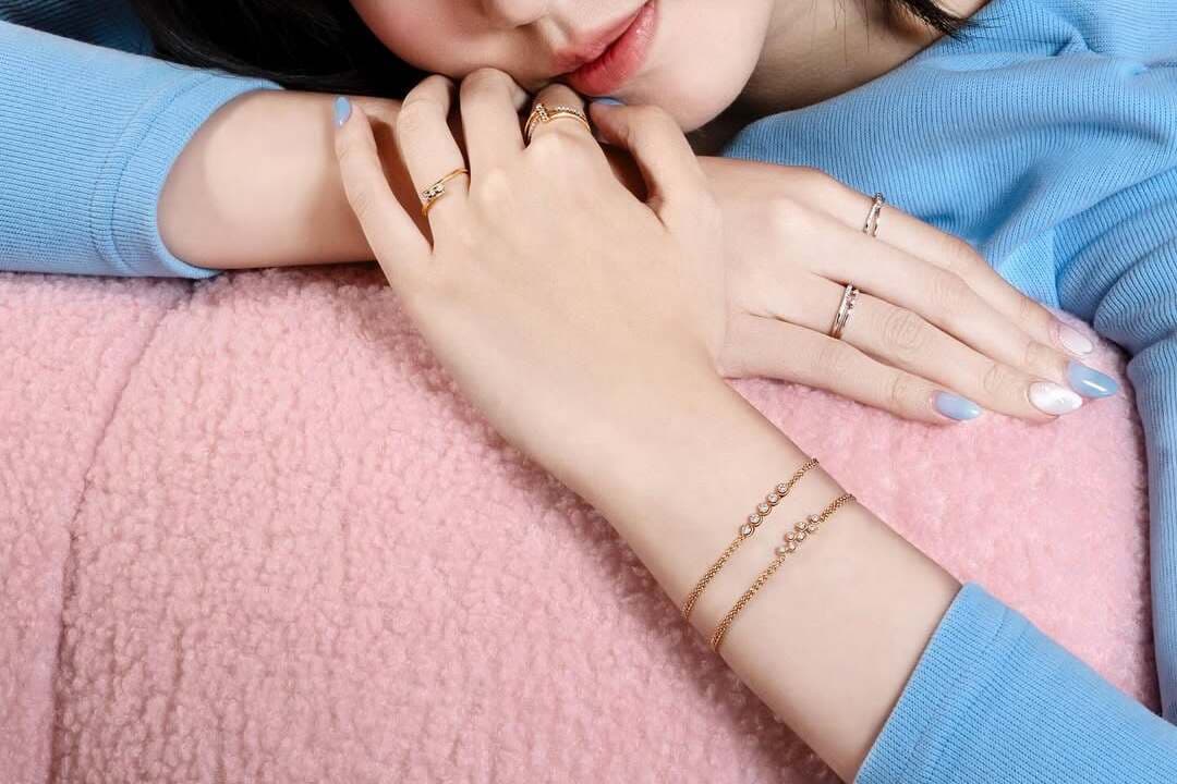 Model Cincin Emas Wanita Terbaru Berhiaskan Berlian yang Disukai Wanita Korea