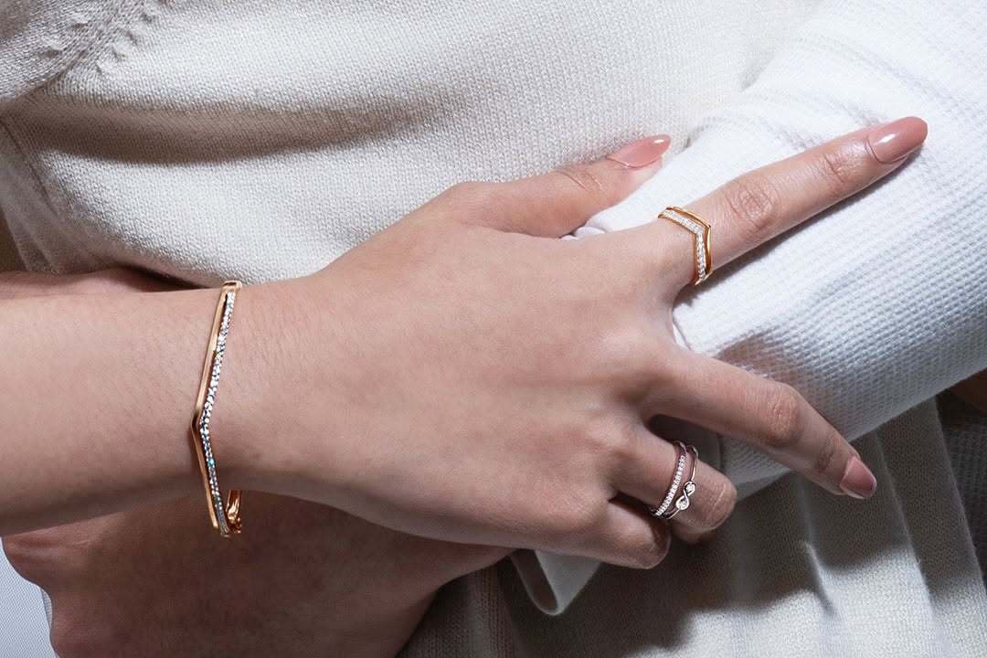 Ini yang Bisa Kamu Lakukan untuk Membuat Gelang Tangan Emas Berkilau Lagi