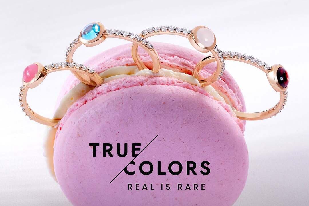 Bagaimana Warna dari Cincin Permata Mencerminkan Kepribadian Pemakainya?