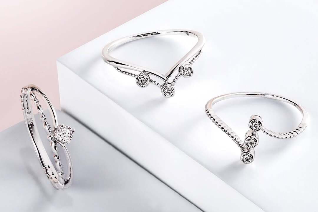 Beli Cincin Emas di Gerai atau Online, Pilih yang Mana?