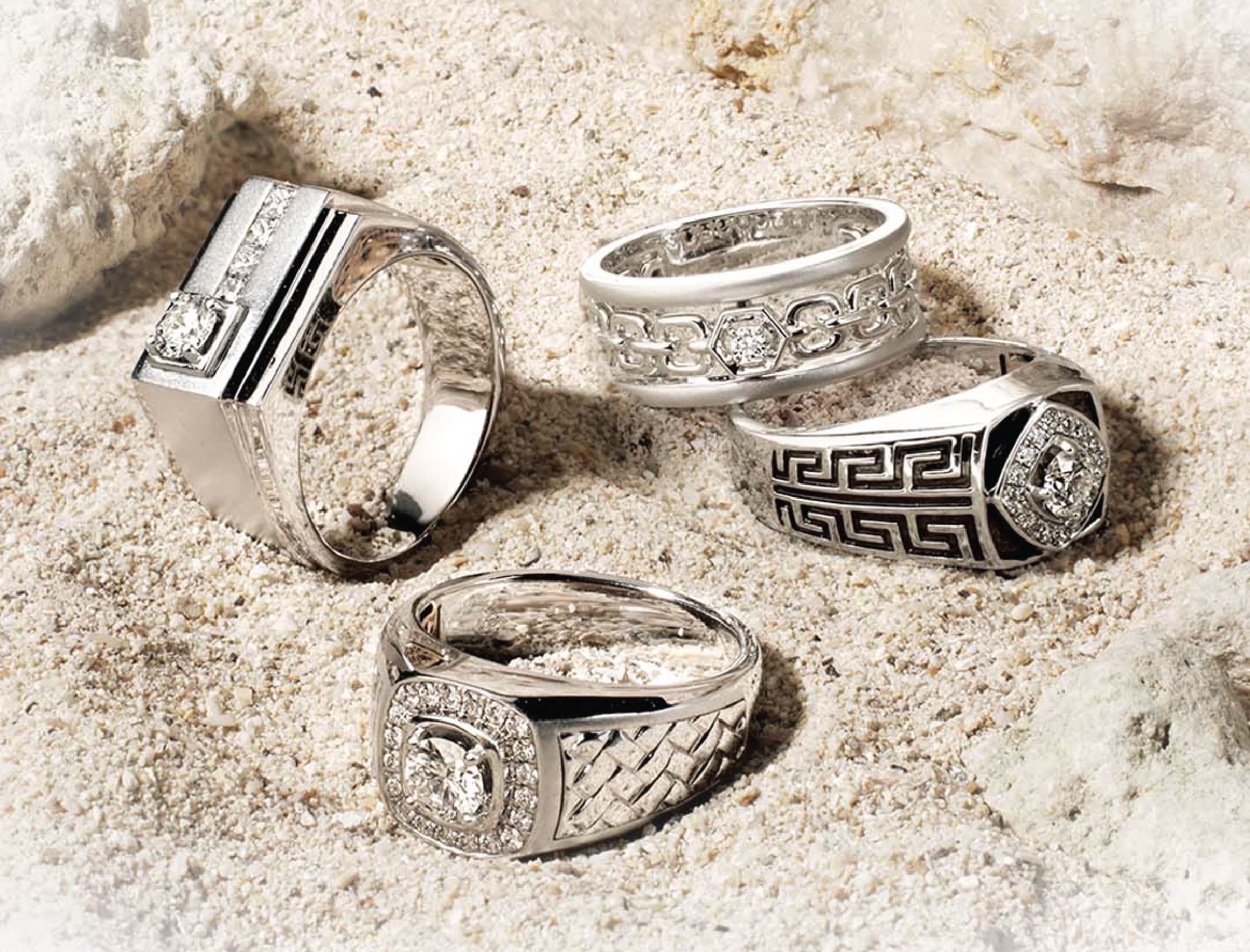 Intip Style Ganindra Bimo Memakai Model Cincin Pria Elegan Bernuansa Kearifan Lokal