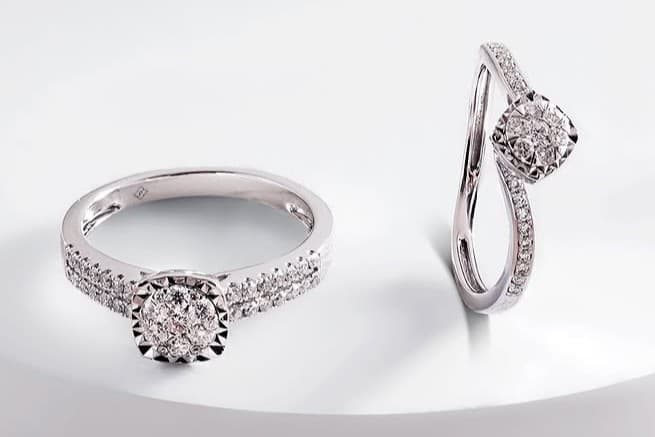 Harga Cincin Tunangan Emas Berhiaskan Berlian dari The Palace Jeweler