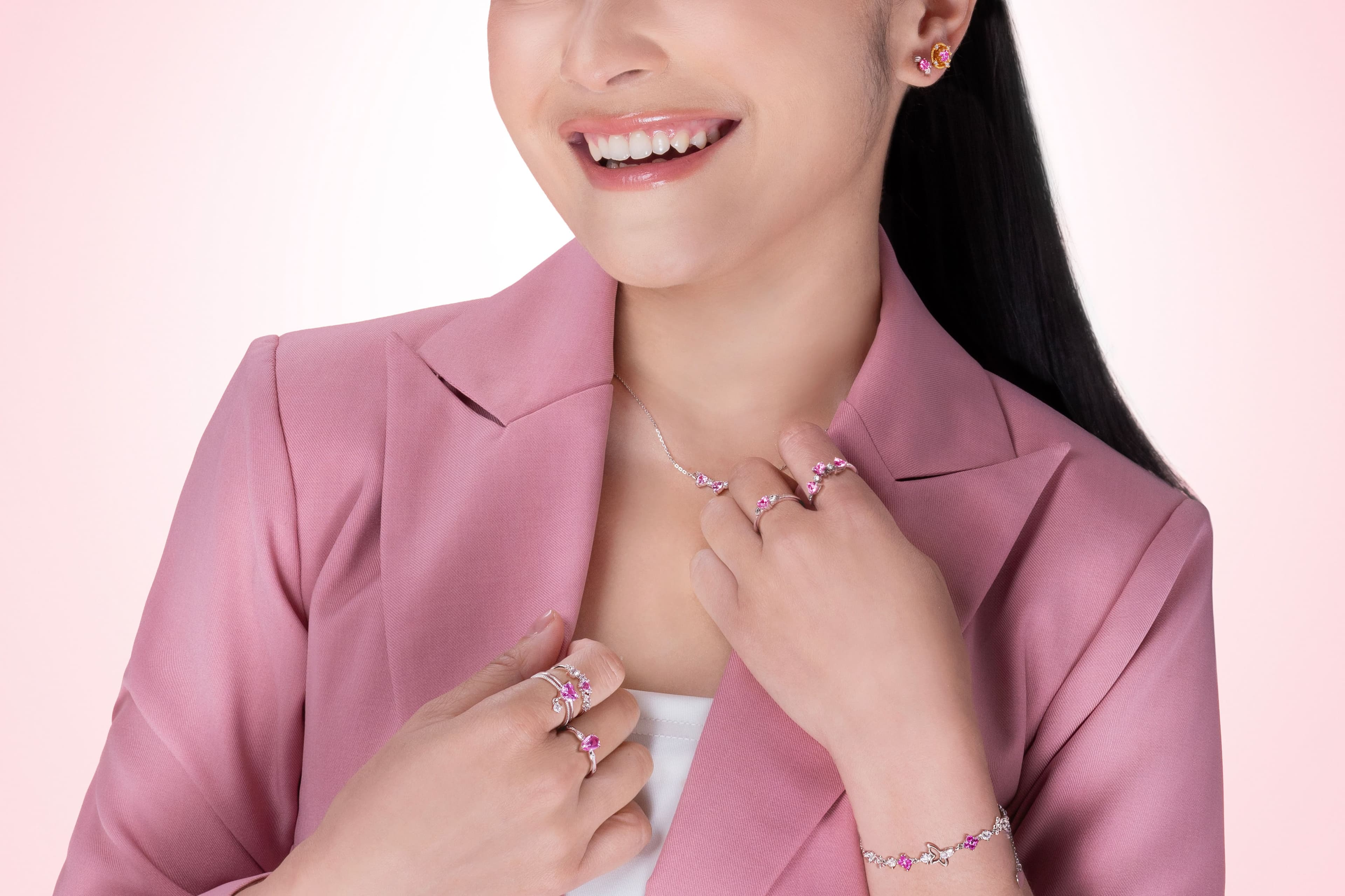 Inspirasi Cincin Wanita Karir 9K Gold yang Pas Buat Tampil Stylish di Kantor