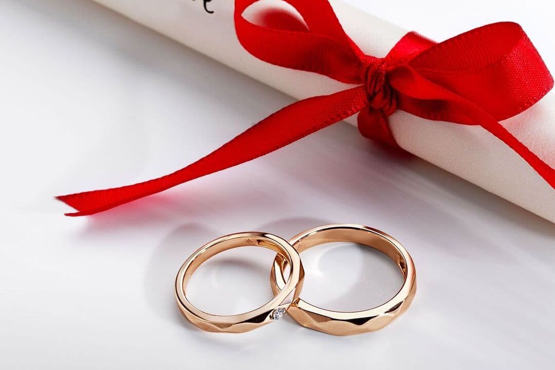 Apakah Warna Emas Rose Gold dengan Berlian Bisa Dijadikan Cincin Nikah?