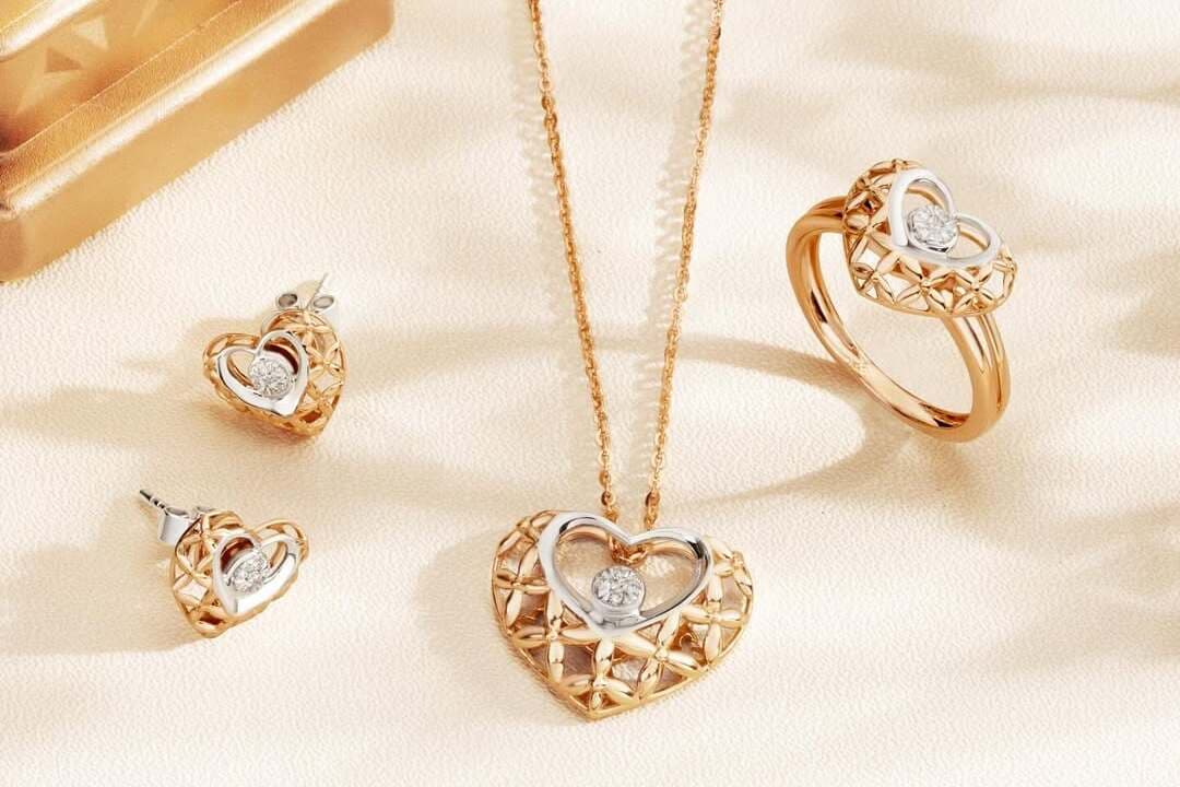 Dari yang 9K sampai 18K, Ini Daftar Harga Anting Emas Terlengkap di The Palace!