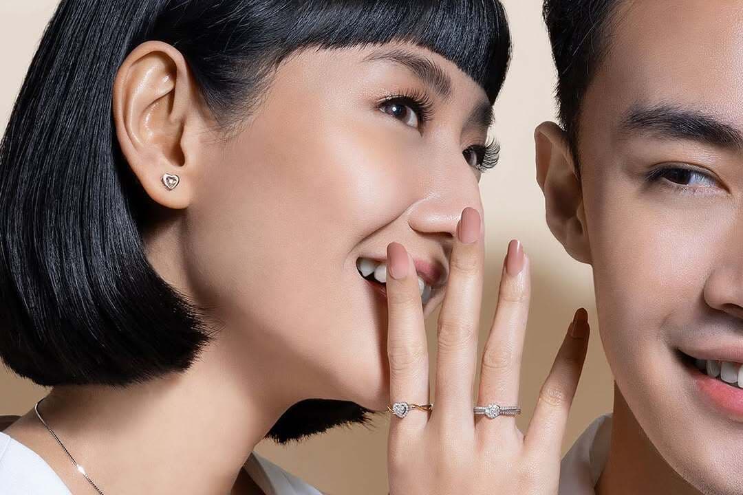 Lengkapi Outfit Valentine Date Anda Dengan Anting Emas Terbaru