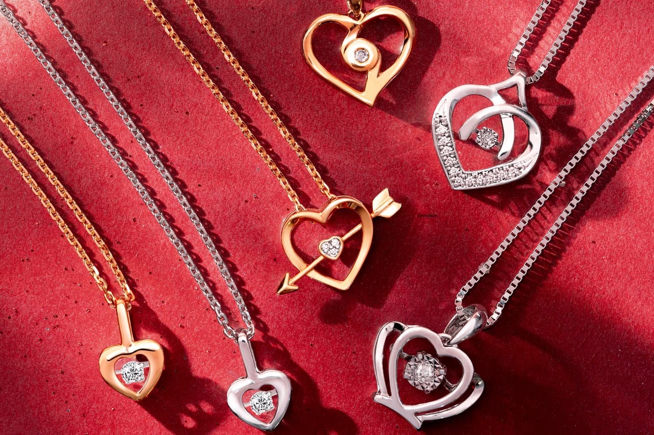 Meriahkan Valentine dengan Kalung Emas Model Terbaru dan Liontin Berbentuk Hati